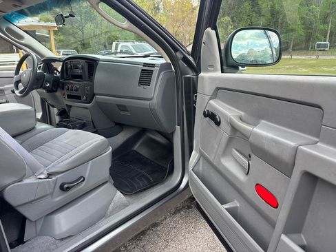 Used 2006 Dodge Ram 1500 Truck ST w/ V6 Value Group RWD image 9