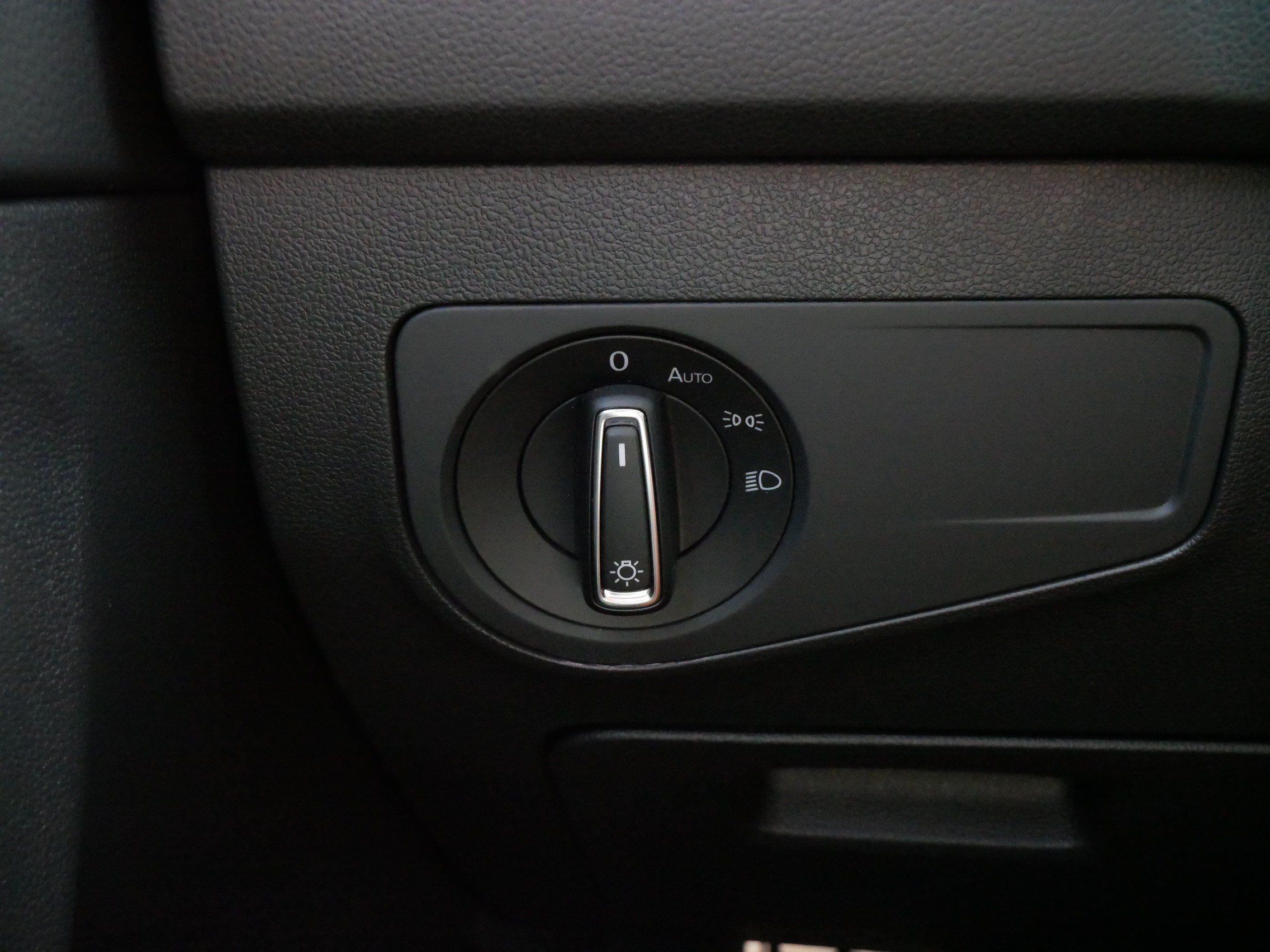 Certified 2023 Volkswagen Tiguan SE R-Line AWD/4WD image 26