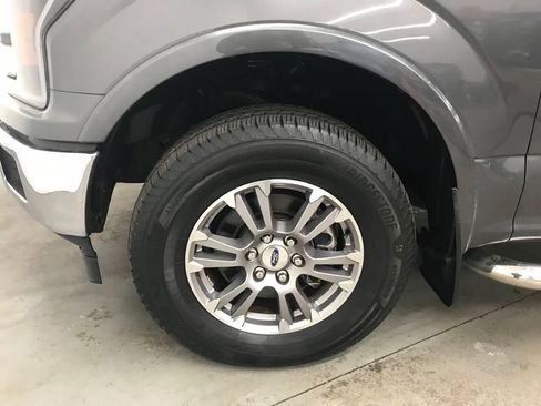 Used 2019 Ford F150 Lariat image 40