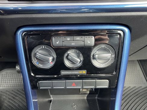 Used 2017 Volkswagen Beetle 1.8T SE image 21