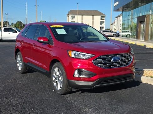 Used 2023 Ford Edge Titanium image 1
