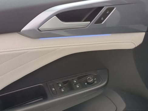 New 2025 Volkswagen Taos SEL image 16