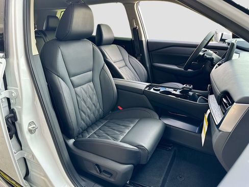 New 2026 Nissan Rogue Platinum image 30