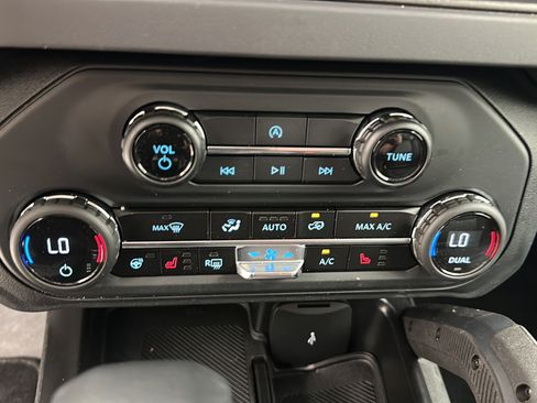 Used 2025 Ford Bronco Badlands AWD/4WD image 19
