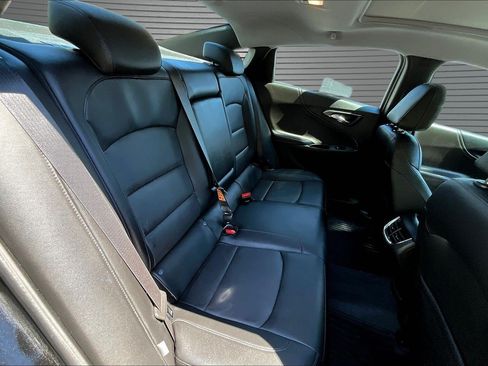 Used 2021 Chevrolet Malibu LT w/ Leather Package FWD image 16