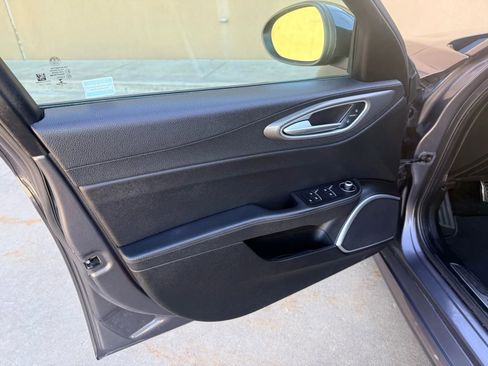 Used 2019 Alfa Romeo Giulia AWD w/ Quick Order Package 22J Sport image 13