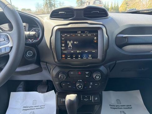 Used 2023 Jeep Renegade Latitude image 17