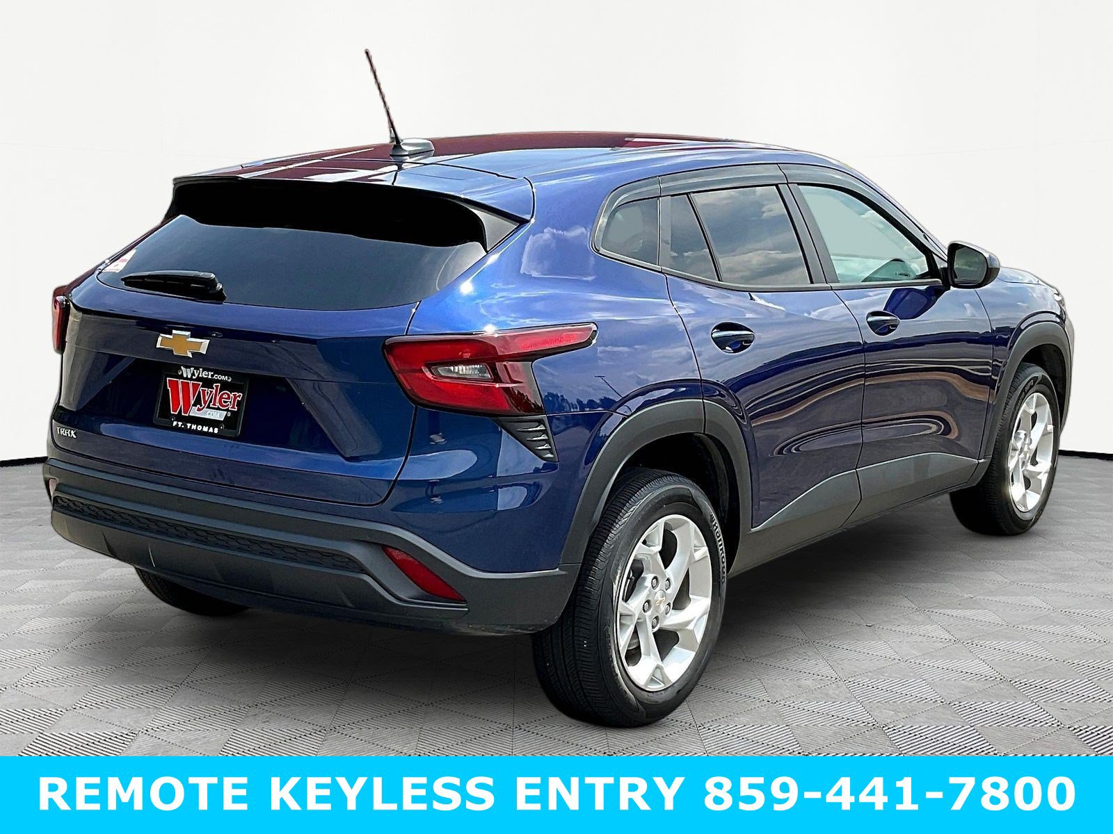 Used 2024 Chevrolet Trax LS w/ LS Convenience Package FWD image 6