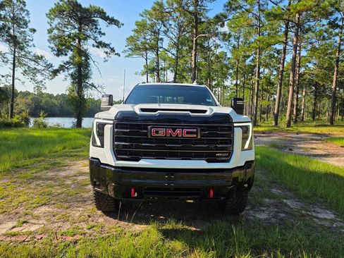 Used 2026 GMC Sierra 2500 AT4X AWD/4WD image 8