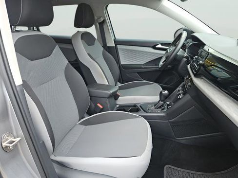 Used 2023 Volkswagen Taos S image 23