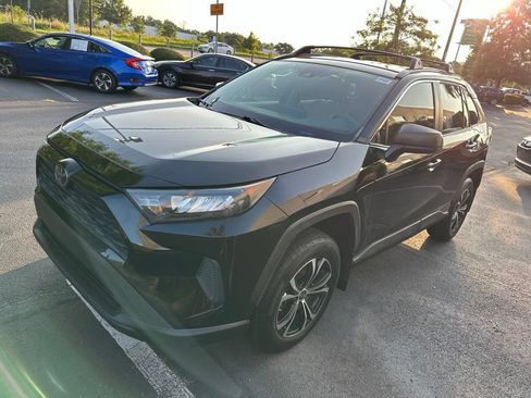 Used 2021 Toyota RAV4 LE FWD image 7