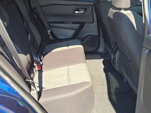 Used 2025 Nissan Rogue SV AWD/4WD image 8
