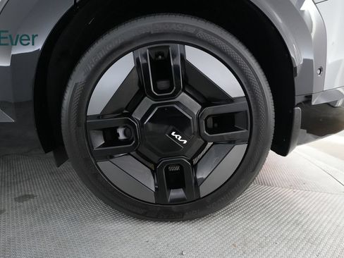 Used 2024 Kia EV9 GT-Line AWD/4WD image 9