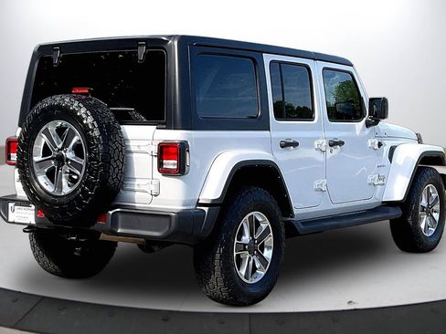 Certified 2022 Jeep Wrangler Unlimited Sahara w/ Cold Weather Group AWD/4WD image 9