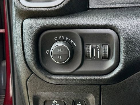 Used 2019 RAM 1500 Big Horn image 12