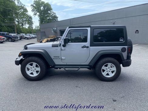Used 2015 Jeep Wrangler Sport w/ Quick Order Package 24S AWD/4WD image 4
