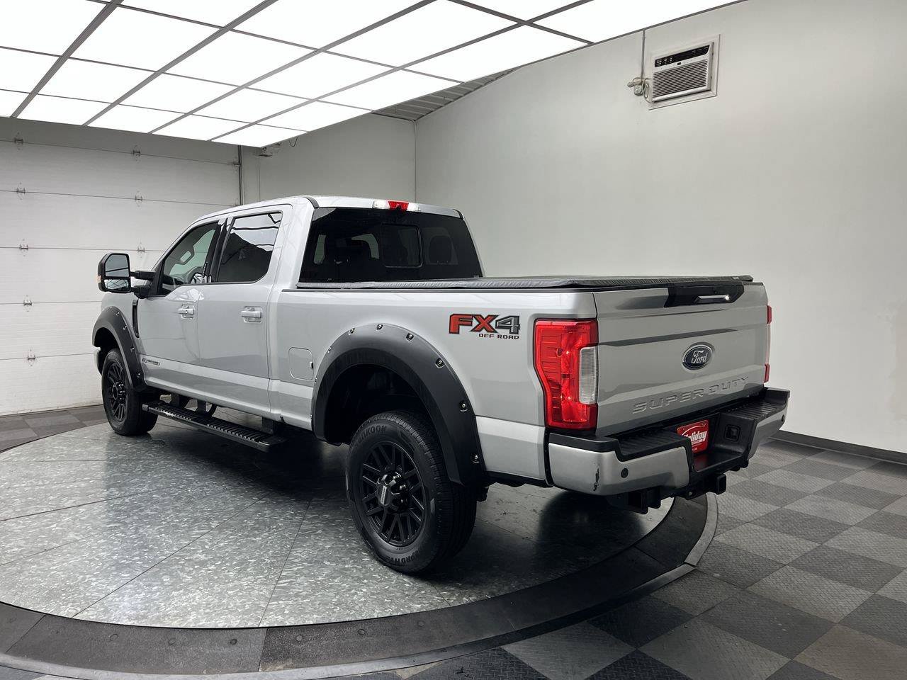 Used 2019 Ford F250 Lariat AWD/4WD image 2