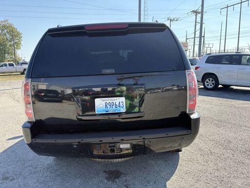 Used 2011 GMC Yukon Denali image 10