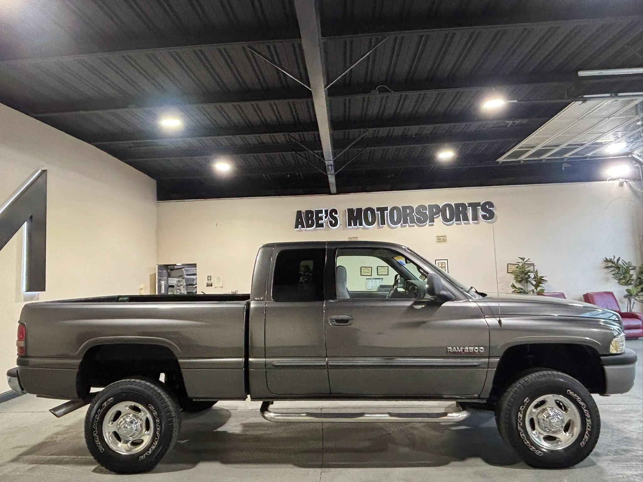 Used 2002 Dodge Ram 2500 Truck 4x4 Quad Cab image 4