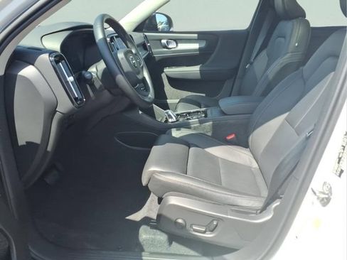 Used 2026 Volvo XC40 B5 Plus AWD/4WD image 16