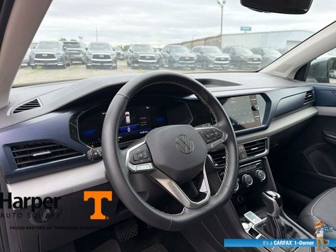 Used 2023 Volkswagen Taos SE w/ Panoramic Sunroof Package FWD image 14