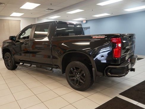 Used 2022 Chevrolet Silverado 1500 LT Trail Boss w/ Convenience Package II AWD/4WD image 7