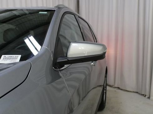 Used 2024 Chevrolet Equinox Premier AWD/4WD image 36