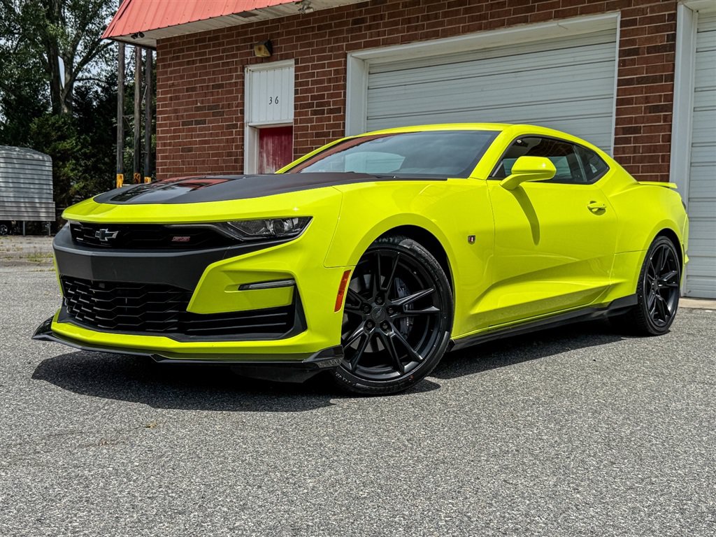 Used 2021 Chevrolet Camaro SS RWD image 2