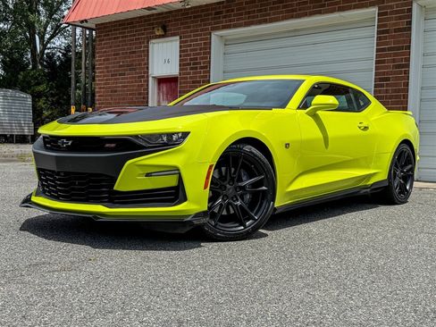 Used 2021 Chevrolet Camaro SS RWD image 2