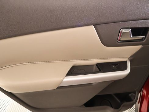 Used 2013 Ford Edge Limited FWD image 18