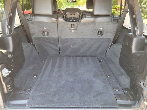 Used 2021 Jeep Wrangler Unlimited Rubicon w/ Cold Weather Group image 24