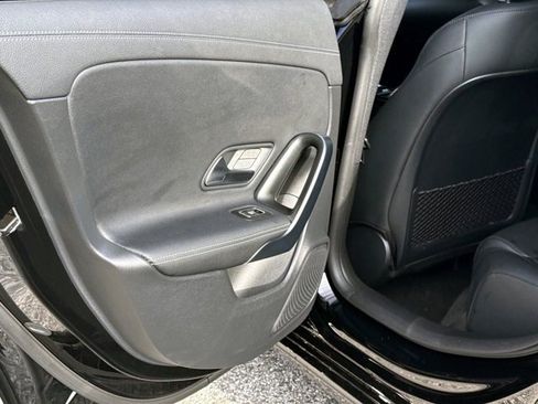 Used 2025 Mercedes-Benz CLA 250 image 11