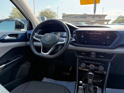 Used 2024 Volkswagen Taos SE AWD/4WD image 14