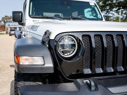 Used 2022 Jeep Wrangler Willys image 19