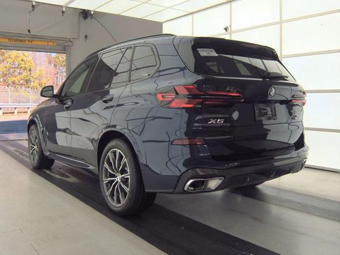 Used 2025 BMW X5 xDrive40i w/ Executive Package image 3