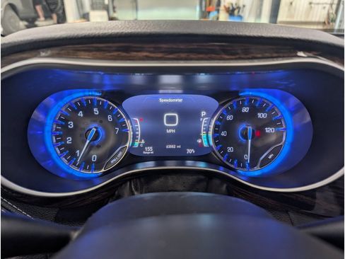 Used 2023 Chrysler Pacifica Limited FWD image 20