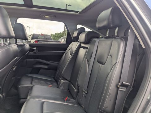 Used 2022 Kia Sorento S w/ Panoramic Sunroof Package FWD image 25