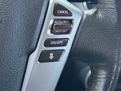 Used 2021 Nissan Titan SV w/ SV Convenience Package image 33
