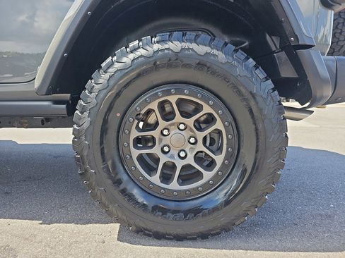 Used 2022 Jeep Wrangler Unlimited Rubicon AWD/4WD image 34