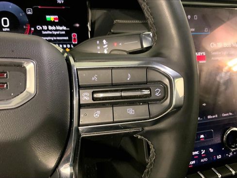 Used 2024 GMC Acadia Elevation AWD/4WD image 19