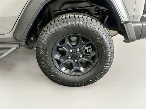 Used 2023 Jeep Wrangler Unlimited w/ Convenience Group AWD/4WD image 11