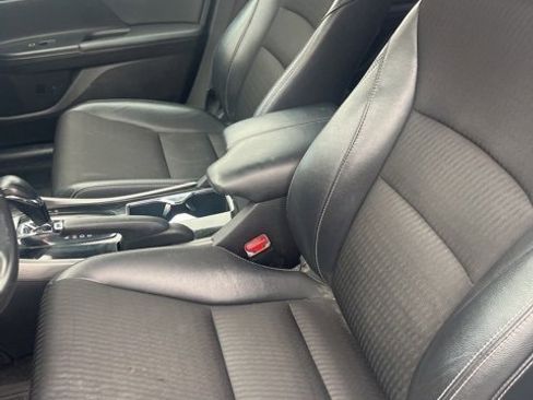 Used 2017 Honda Accord Sport image 12