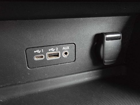 Used 2021 Nissan Sentra SR FWD image 17