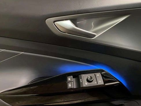 Used 2024 Volkswagen ID.4 S image 32