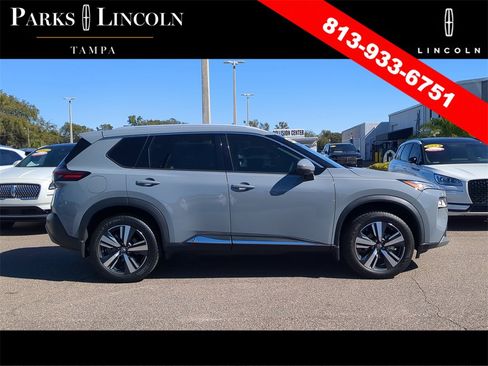 Used 2021 Nissan Rogue SL image 3