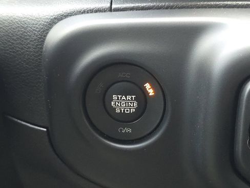 Used 2021 Jeep Gladiator Willys image 24