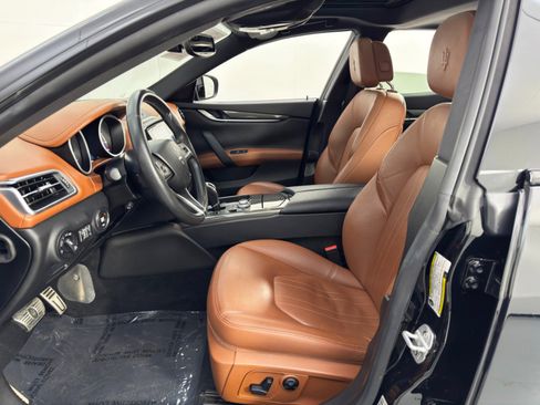 Used 2018 Maserati Ghibli image 16