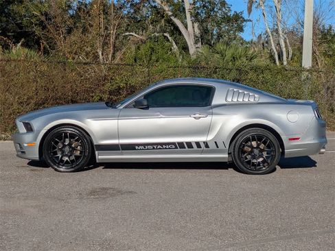 Used 2014 Ford Mustang V6 image 2
