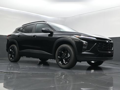 New 2026 Chevrolet Trax LT w/ Midnight Edition FWD image 35