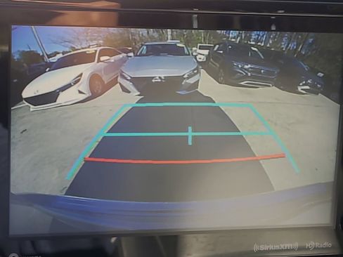 Used 2020 Toyota Highlander XLE image 25